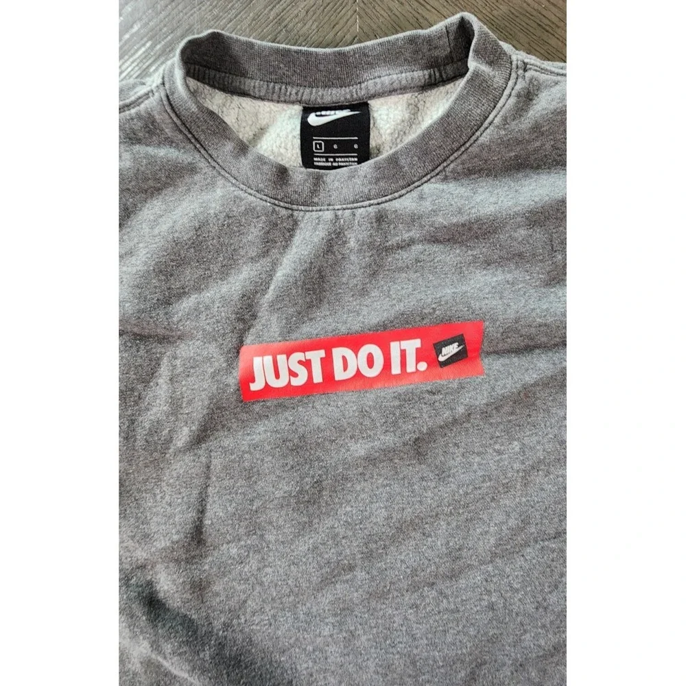 Nike Just Do It Gray Crew Neck Sweatshirt Women's Size L • Athletic Pullover